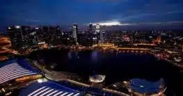 Blick von einer Rooftop Bar in Singapur
